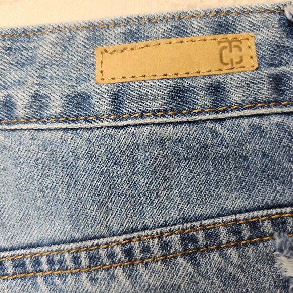 True Craft Women’s Distressed Denim Mini Skirt Size 5 Two Wash Retro Casual Chic - Picture 6 of 8